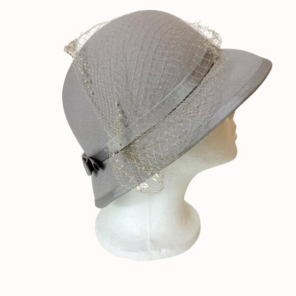 Canadian Wool Cloche Hat with Veil Gray Felt Vintage Millinery Retro 1940s Style - Picture 9 of 16